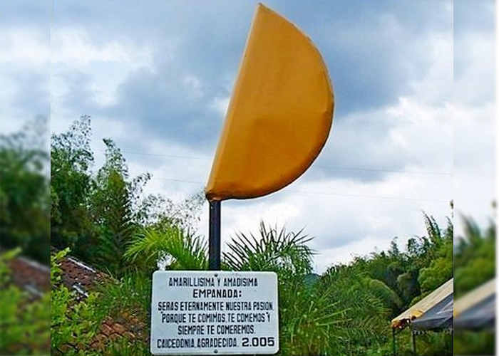 La empanada ya tiene su propio monumento: está en Caicedonia
