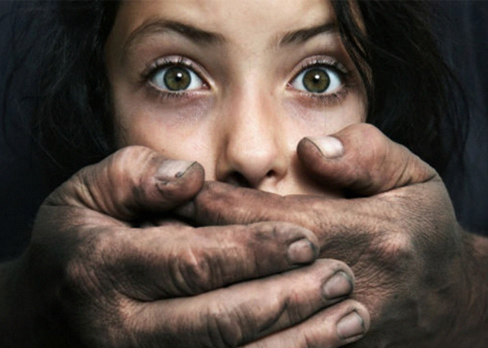 El cuerpo y la vida de las mujeres bajo el control de las armas