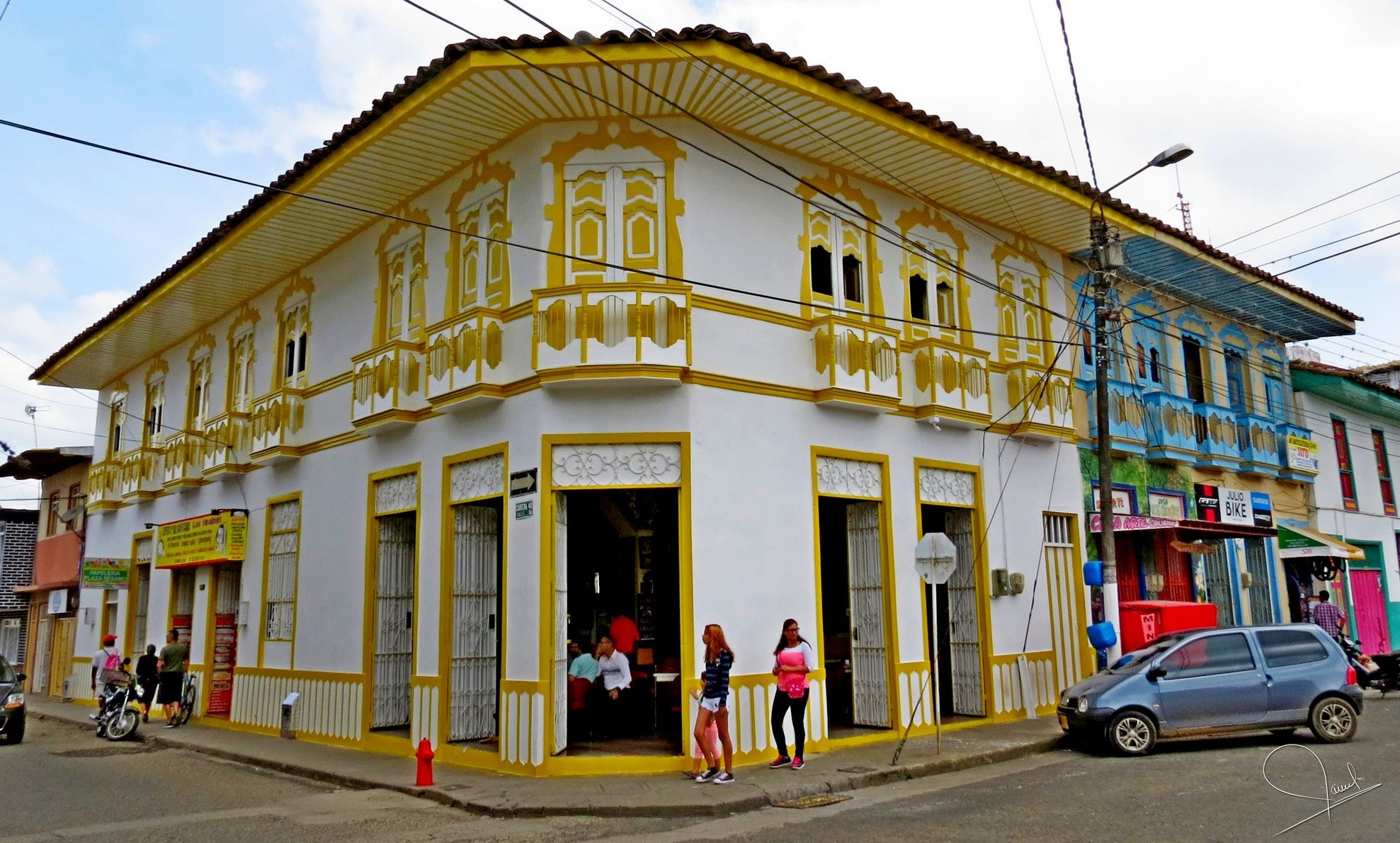  - Un café en Sevilla, Cauca, con nombre de película: Casablanca