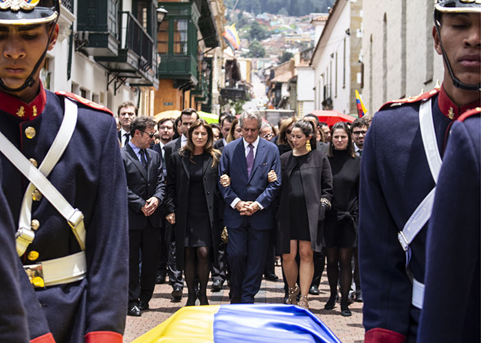 Funeral y honores a Gloria Zea
