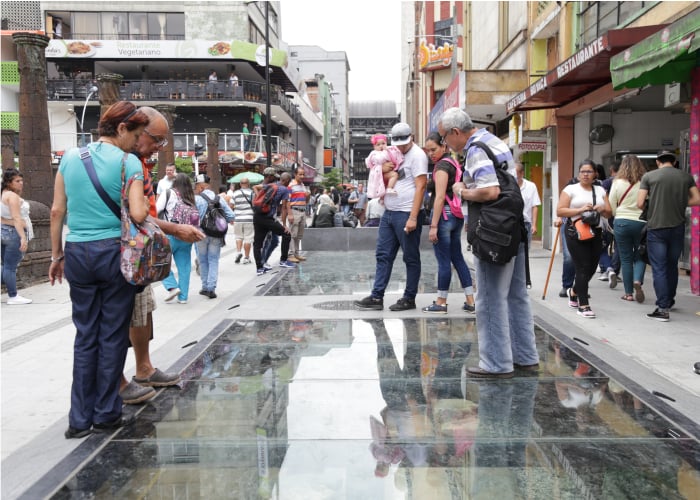Un paseo para caminarse la historia de Medellín