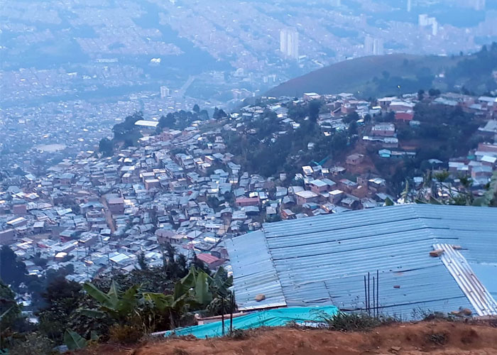 En la vereda Granizal, banda pretende cobrar $8000 semanales por agua que ni siquiera es potable