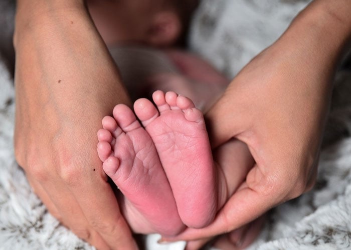 Un parto en medio de las balas