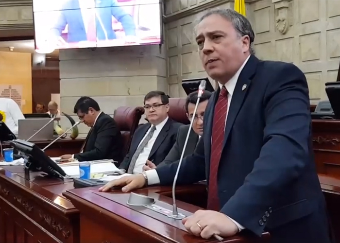 La peinada que el cristiano Carlos Eduardo Acosta nos metió a los progres