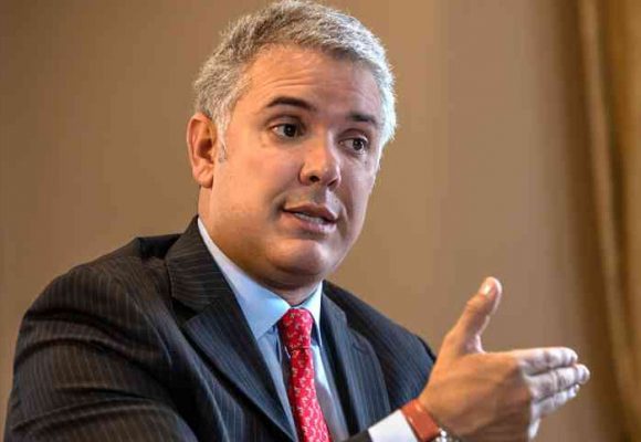 Por ir en contra de la paz, Duque sigue sin bandera propia