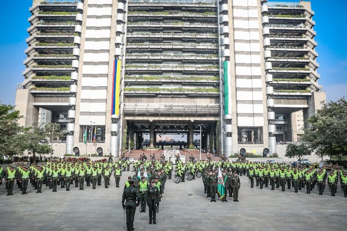  - Policías paisas, firmes para no dejarse torcer