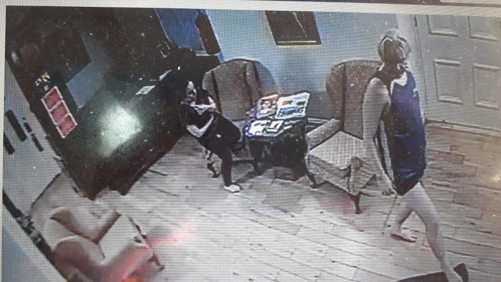 Maltrecho y con varias enfermedades le dejan a Assange siete años de encierro