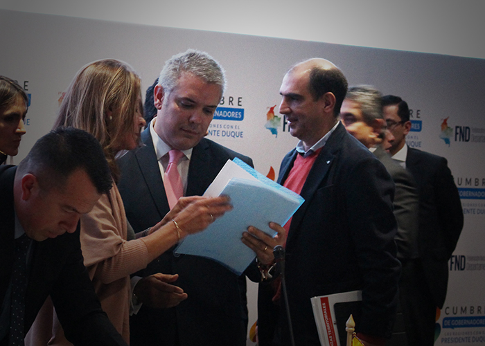 Eastman llega tarde al reparto de embajadas