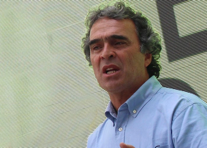 Sergio Fajardo, un político a medias