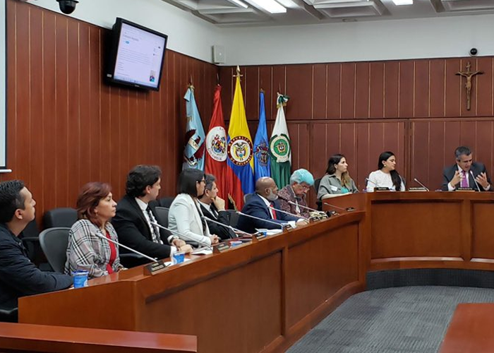 ¡Un frente común por los colombianos en el exterior!