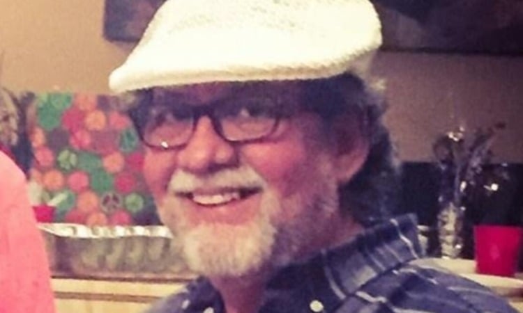 Las hojas de vida de Fernando Mercado