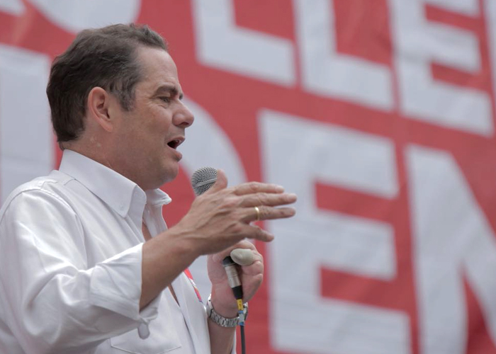 Vargas Lleras, del establecimiento a la oposición