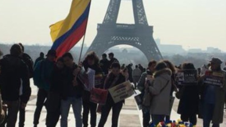 Pelando el Cobre. Una marcha hacia la Corte Penal Internacional