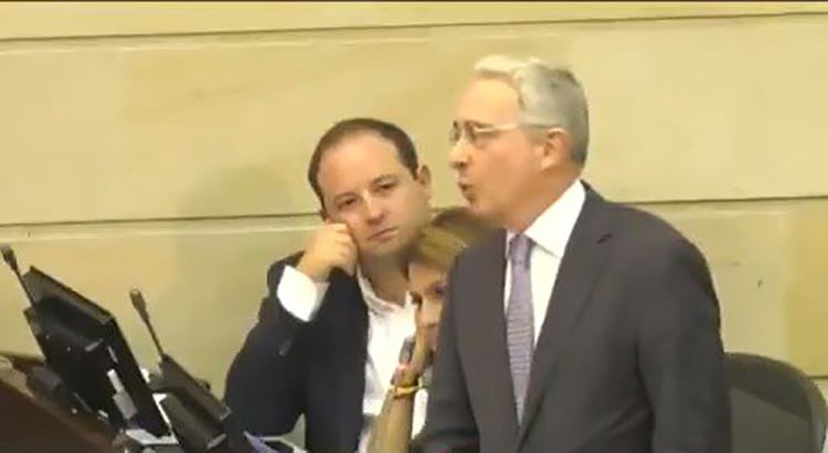 A mí también Álvaro Uribe me llamó sicario moral