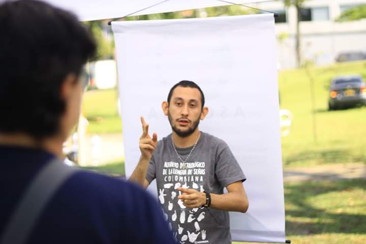 Sin voz: así están los sordos en entidades públicas