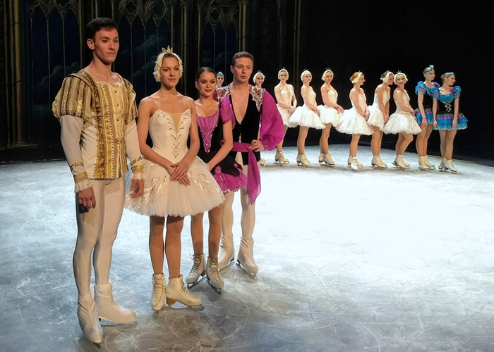 La magia y el esplendor de 'El Lago de los Cisnes' sobre hielo