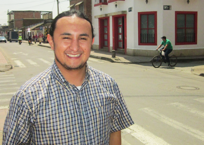 Guillermo Castro, el candidato alternativo que busca derrotar a Jorge Rey en su tierra natal