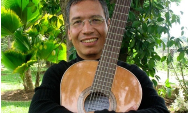 Reencuentro con la guitarra de Héctor González