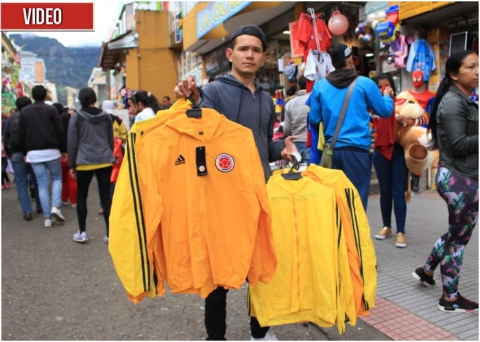 El jugoso negocio de las camisetas piratas de la selección Colombia