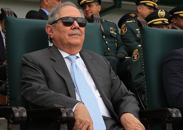 Con aplastante votación Guillermo Botero se queda en MinDefensa