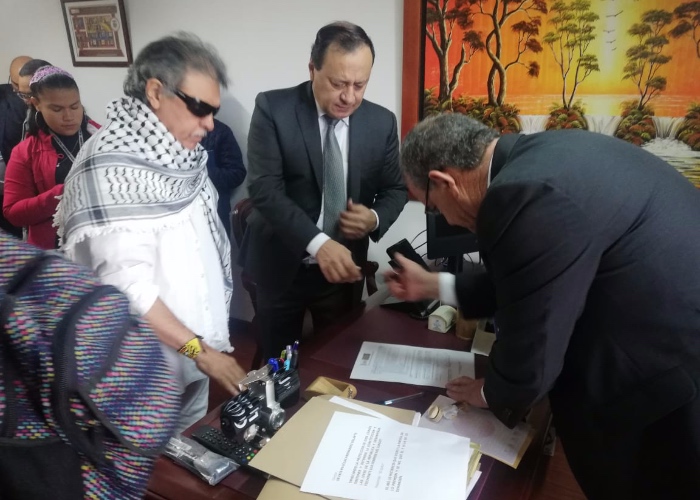 Cambio Radical, la U y el Polo le abrieron la puerta a Santrich para posesionarse