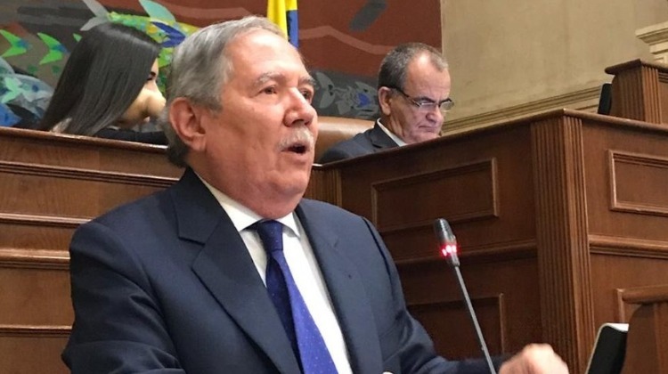 Por el ojo de la chapa