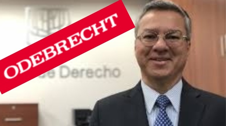 Por el ojo de la chapa