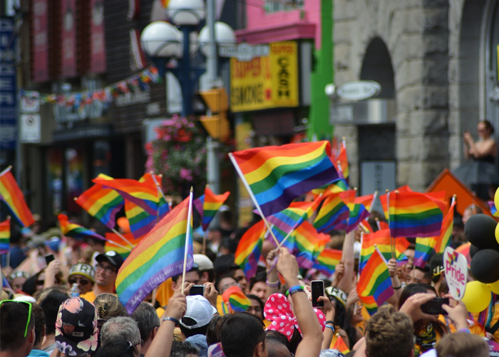 ¿Acaso ahora es moda ser gay?