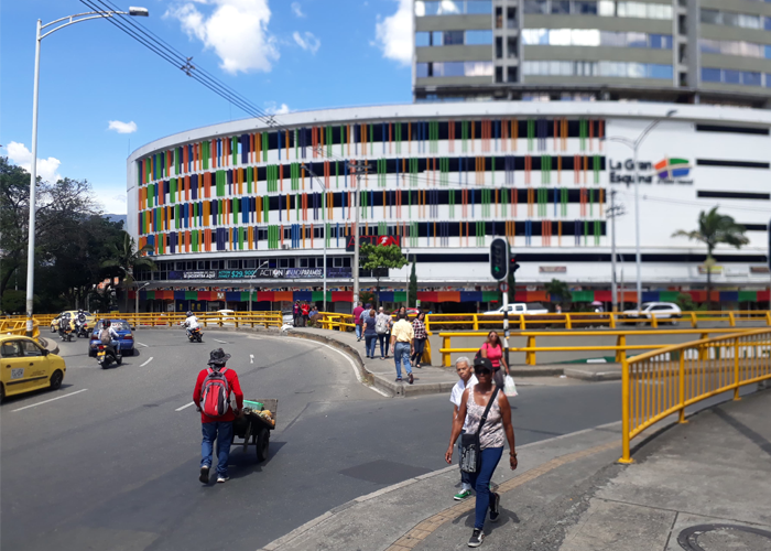 Comerciantes de la 80 en Medellín, preocupados por la futura pérdida de su patrimonio