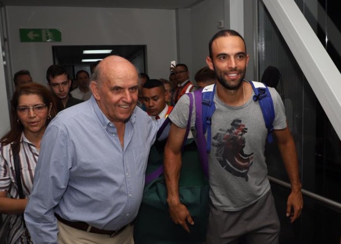 Juan Sebastián Cabal, recibido en Cali como héroe