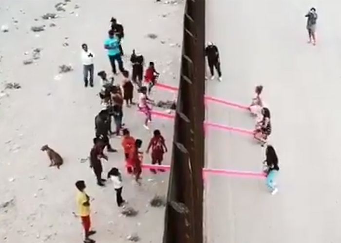 Instalan sube y baja en muro fronterizo entre E.U y México