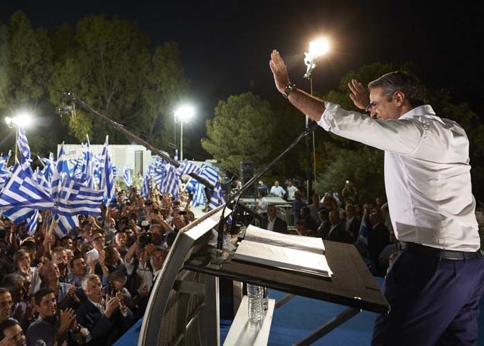 Grecia vota el regreso a la derecha y la tradición