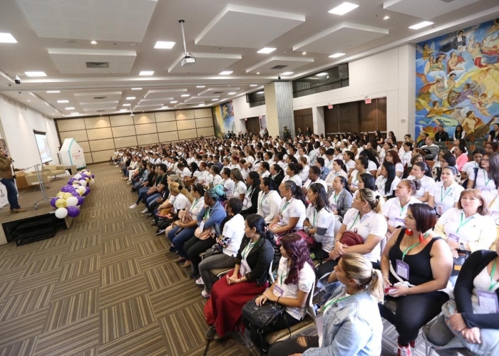 Medellín capacita 500 madres cabeza de hogar
