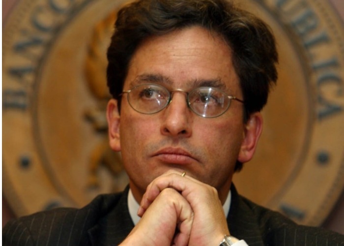 Frente al estancamiento económico alza de salarios