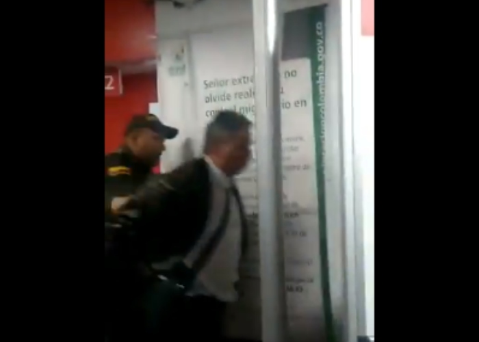 [VIDEO] Dario Gómez es detenido en aeropuerto de Pereira