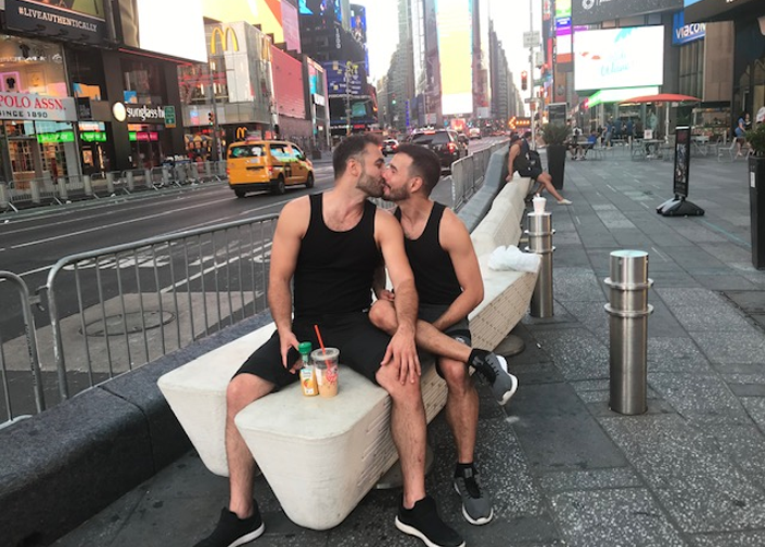 Ni raros ni maricones, dígales gays