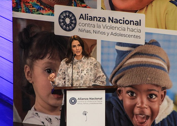 La directora del ICBF Juliana Pungiluppi presentó la estrategia con la que espera reducir un 14.3% la violencia infantil para el 2022. Foto: Leonel Cordero