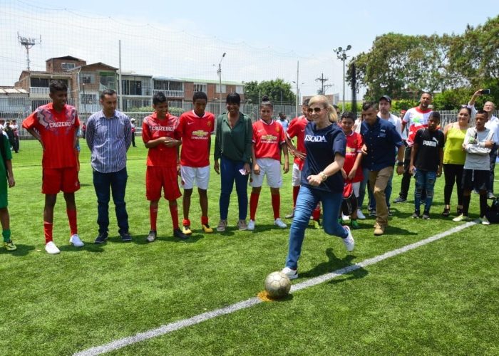  - Semillero de futbolistas caleños estrenará cancha sintética - Página 10