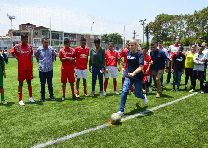 Semillero de futbolistas caleños estrenará cancha sintética