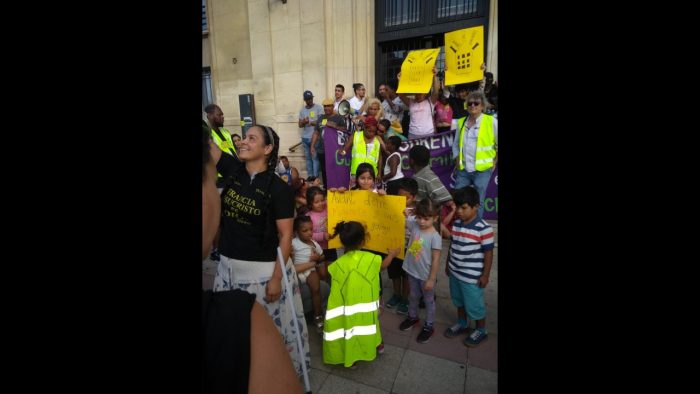 Las familias expulsadas piden a las autoridades que se respete el derecho constitucional a una vivienda y se les asigne una vivienda social. Hasta el momento, no han sido escuchados