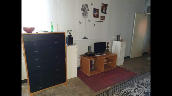 Los muebles también fueron recuperados de los vertederos de trastos viejos.