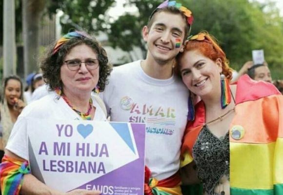 Colectivos LGTBIQ celebran la diversidad en Medellín