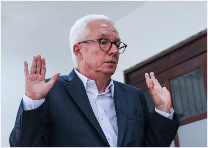 Los uribistas respiran por la herida: ahora piden la cabeza de Robledo