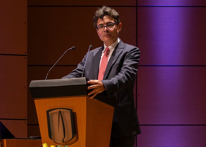 Un rector en tiempos de crisis