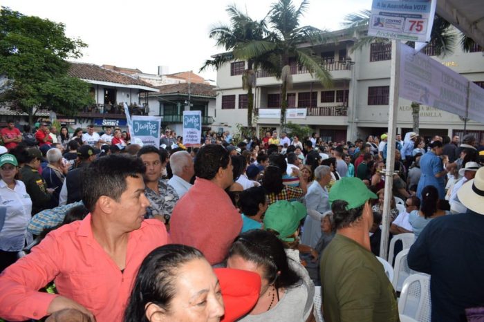  - La adoración de los antioqueños por Alvaro Uribe