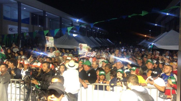  - La adoración de los antioqueños por Alvaro Uribe