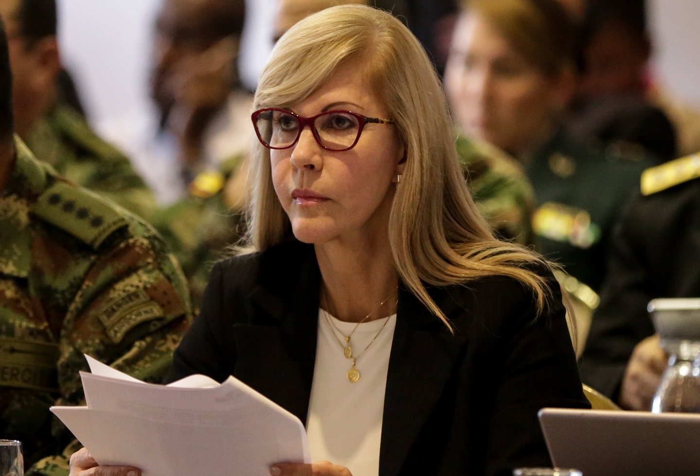 Portazo de dirigente gremial a Dilian Francisca Toro en feria de confeccionistas de zapatos