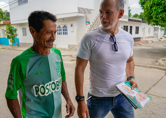 Al tablero con Emiro Arias Bueno