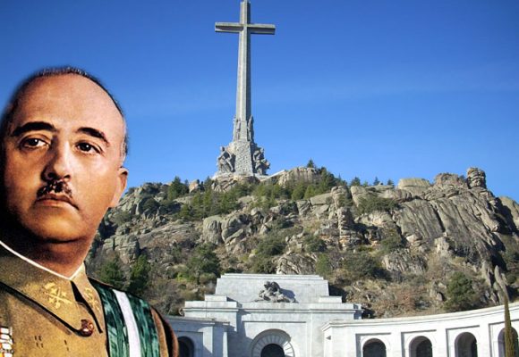 Desentierran los restos del dictador Francisco Franco