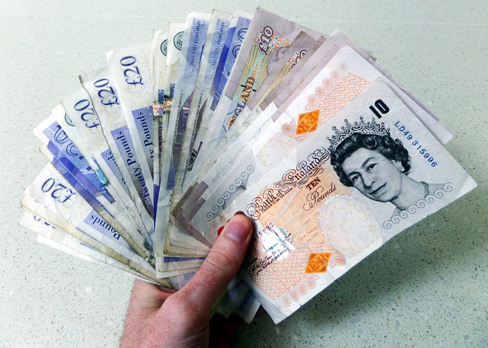 Mientras el Reino Unido sigue paralizado por el brexit, la libra gana terreno